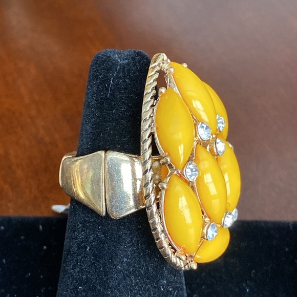 Teardrop Stretch Statement Ring - Picture 2 of 4